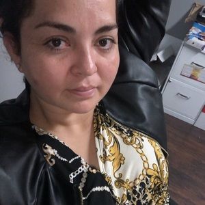 Meet your Posher, Iris